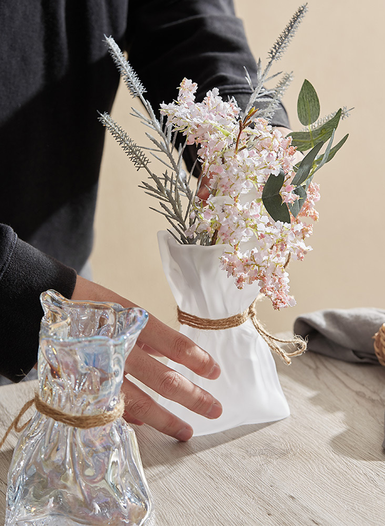 Wrinkled Glass Vase with Twine – Holographic / Frosted / Clear Finish