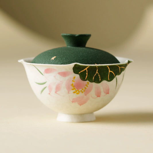 Handmade Ceramic Gaiwan with Lotus Design – 95ml Traditional Chinese T