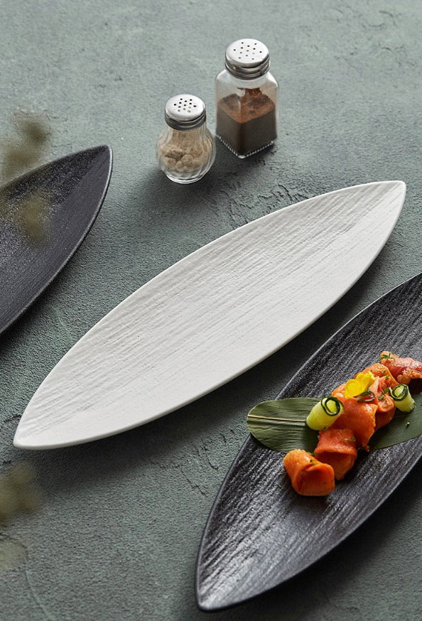 Leaf-Shaped Ceramic Serving Plate – Textured Long Dish for Sushi or Ap