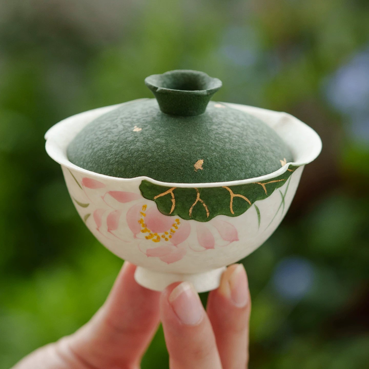 Handmade Ceramic Gaiwan with Lotus Design – 95ml Traditional Chinese T